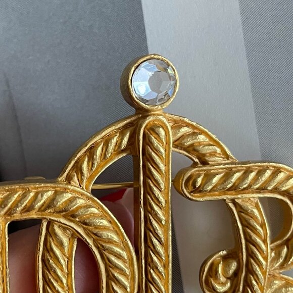 Vintage CHRISTIAN DIOR 80s Large Gold Plated Monogram Rhinestone Signed Brooch - Picture 8 of 8